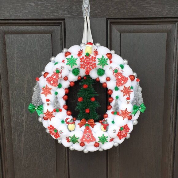 Totoro Wreath Mini Figurine Spirted Away Studio Ghibli Christmas Home Wall Decor - Picture 7 of 12